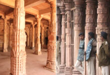 भोजशाला में एएसआई का सर्वे: खुदाई में मिले खंभे के अवशेष