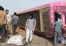 एमपी के खरगोन में यात्रियों से भरी बस पलटी, 4 की मौत, कई घायल