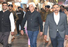 जबलपुर कलेक्टर व एसपी ने दल-बल के साथ यातायात और अतिक्रमण की समस्या को दूर करने किया फ्लेग मार्च