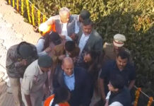 माधव नेशनल पार्क की झील में केन्द्रीय मंत्री ज्योतिरादित्य सिंधिया पर मधुमक्खियों ने किया हमला