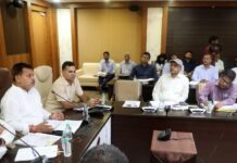 ऊर्जा मंत्री की समीक्षा बैठक में सभी बिजली कंपनियों में स्वास्थ्य बीमा योजना लागू करने का निर्णय