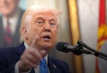 राष्ट्रपति ट्रंप के टैरिफ की घोषणा से पहले बाजार में भूचाल, मूडीज ने कहा- जीडीपी में आएगी गिरावट