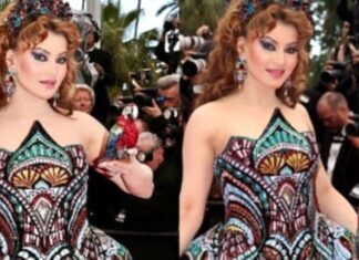 Urvashi Rautela के Tea Kettle Bag ने सोशल मीडिया पर मचाई सनसनी Urvashi Rautela