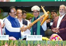 जन औषधि केंद्र के समान ‘फसल औषधि केंद्र’ खोलने पर विचार कर रही है सरकार: कृषि मंत्री