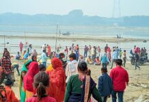 हर-हर गंगे के जयकारों से गूंजा रामगंगा मेला, श्रद्धालुओं ने लगाई आस्था की डुबकी
