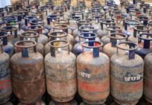गैस सिलेंडर की घटी कीमत, 4.50 रुपये से लेकर 6.50 रुपये तक की कटौती