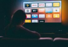 केंद्र सरकार ने सोशल मीडिया और ओटीटी प्लेटफॉर्म्स के नियम और अधिक सख्त किये