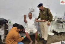 महानगरी से गिरा यात्री, आरपीएफ ने बचाया, इटारसी स्टेशन की घटना, ट्रेन में छूटा सामान जबलपुर में सौंपा