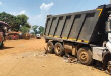 मंडला मे डंपर-बस में सीधी टक्कर, 24 से ज्यादा यात्री घायल Dumper-bus collides head-on in Mandla, over 24 passengers injured