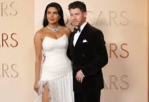Oscars : Priyanka Chopra और उनके पति Nick Jonas ने 2026 के ऑस्कर रेड कार्पेट पर साथ एंट्री की Oscars: Priyanka Chopra and her husband Nick Jonas entered the 2026 Oscars red carpet together.