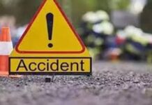 तेज रफ्तार बोलेरो बारात घर की दीवार से टकराते ही चकनाचूर, 2 की मौत, 4 घायल, 2 गंभीर bike-riders-hit-by-unknown-vehicle-2-youths-died