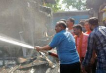 जबलपुर के गुरंदी बाजार में कबाड़ की दुकान में लगी आग, लाखों का सामान जलकर खाक