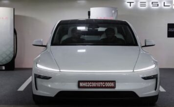 Tesla Roadster: भारत में उड़ने वाली कार की बुकिंग शुरू, ₹2.50 करोड़ तक का रिजर्वेशन; डिलीवरी पर सस्पेंस कायम Tesla