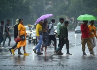 बारिश और ओलों का कहर : Delhi NCR सहित Rajasthan और MP में भी बदला मिजाज बारिश और ओलों का कहर