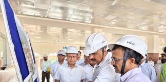 Amrit Bharat स्टेशन योजना और कवच प्रणाली की प्रगति की हुई समीक्षा Amrit Bharat