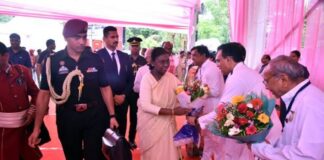 President Murmu का बैतूल प्रथम आगमन पर परम्परागत लोक नृत्य की प्रस्तुति से किया स्वागत President Murmu