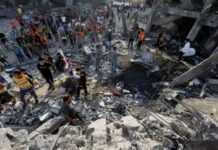 गाजा में बमबारी से 7 मंजिला इमारत ढही, 20 की मौत; 100 से ज्यादा लोगों के दबे होने की आशंका