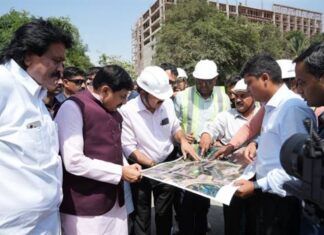 मुख्यमंत्री डॉ. यादव ने लोक निर्माण विभाग की निर्माणाधीन सड़क का लिया जायजा cm